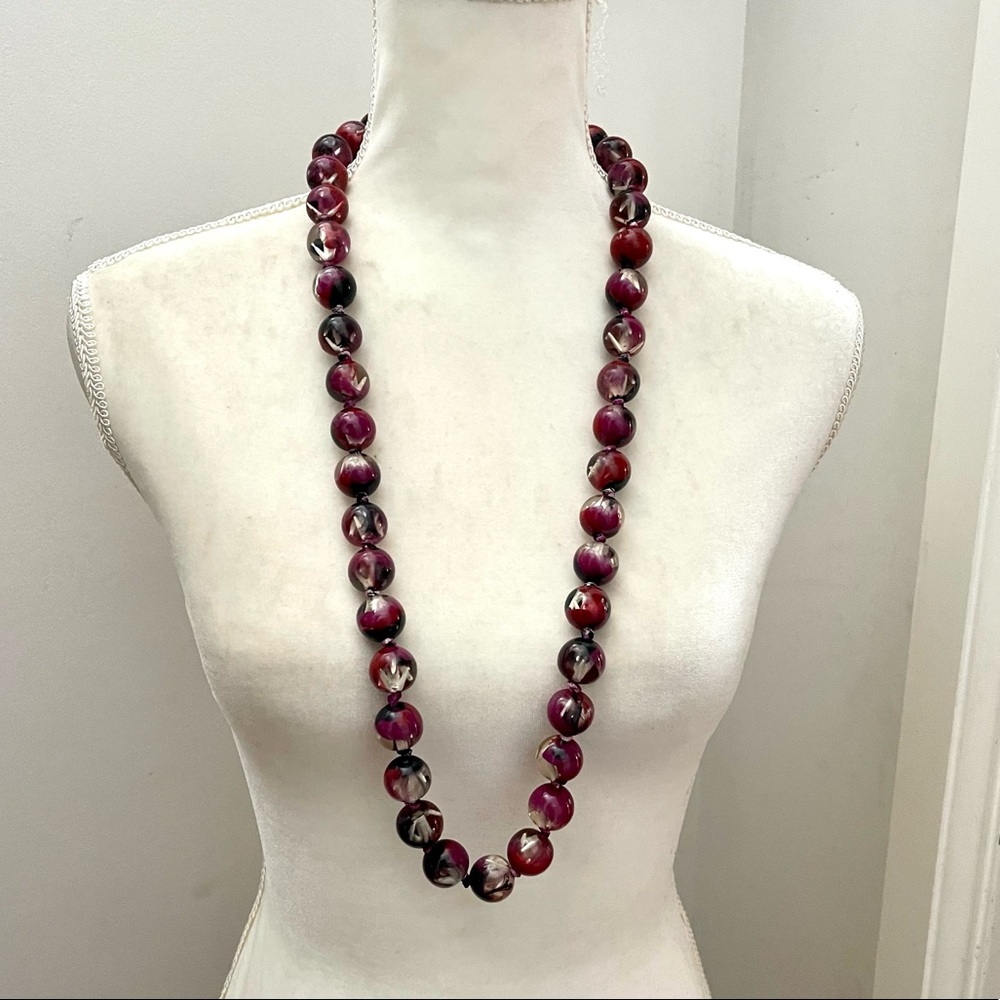 Vintage Lucite Marbled Bead Necklace, Red Black White Clear Multi - Picture 2 of 7